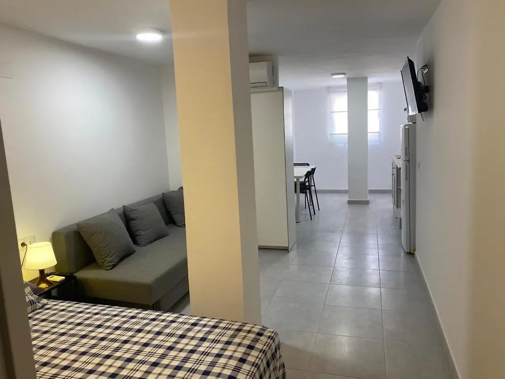 Hostal Apartamentos Playa Del Palo Málaga