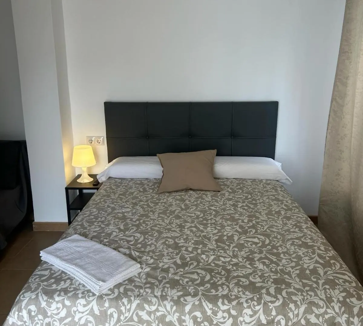 Hostal Apartamentos Playa Del Palo Malaga