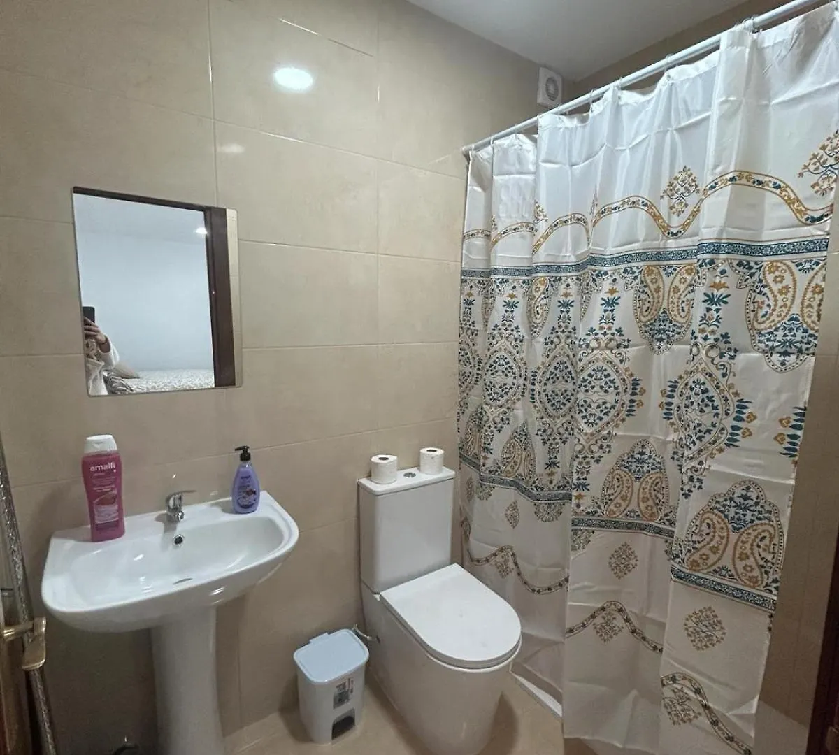 Hostal Apartamentos Playa Del Palo Malaga
