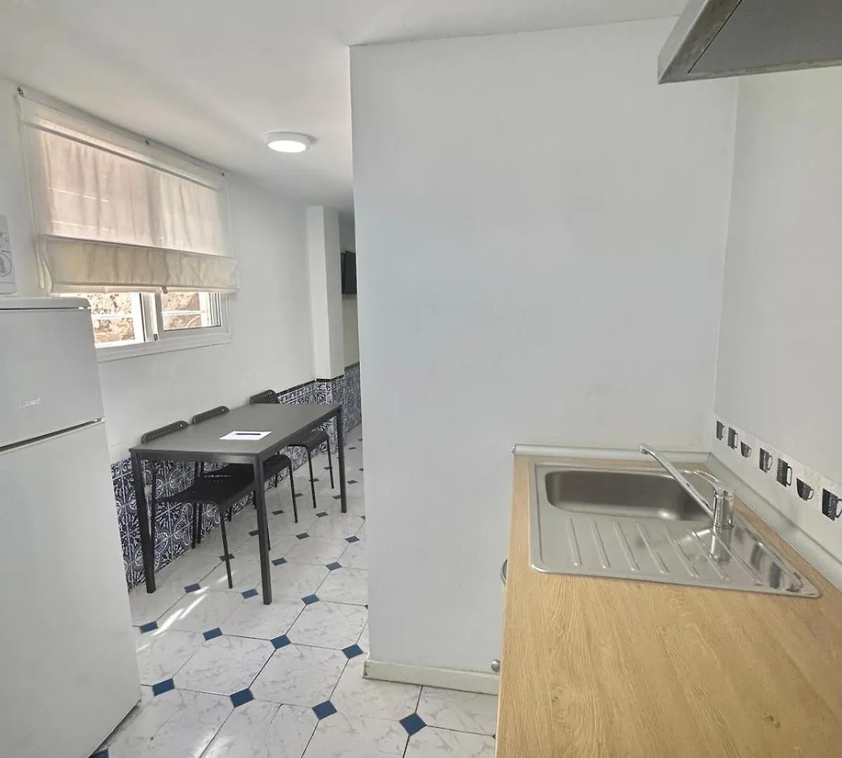 Hostal Apartamentos Playa Del Palo Malaga Spain